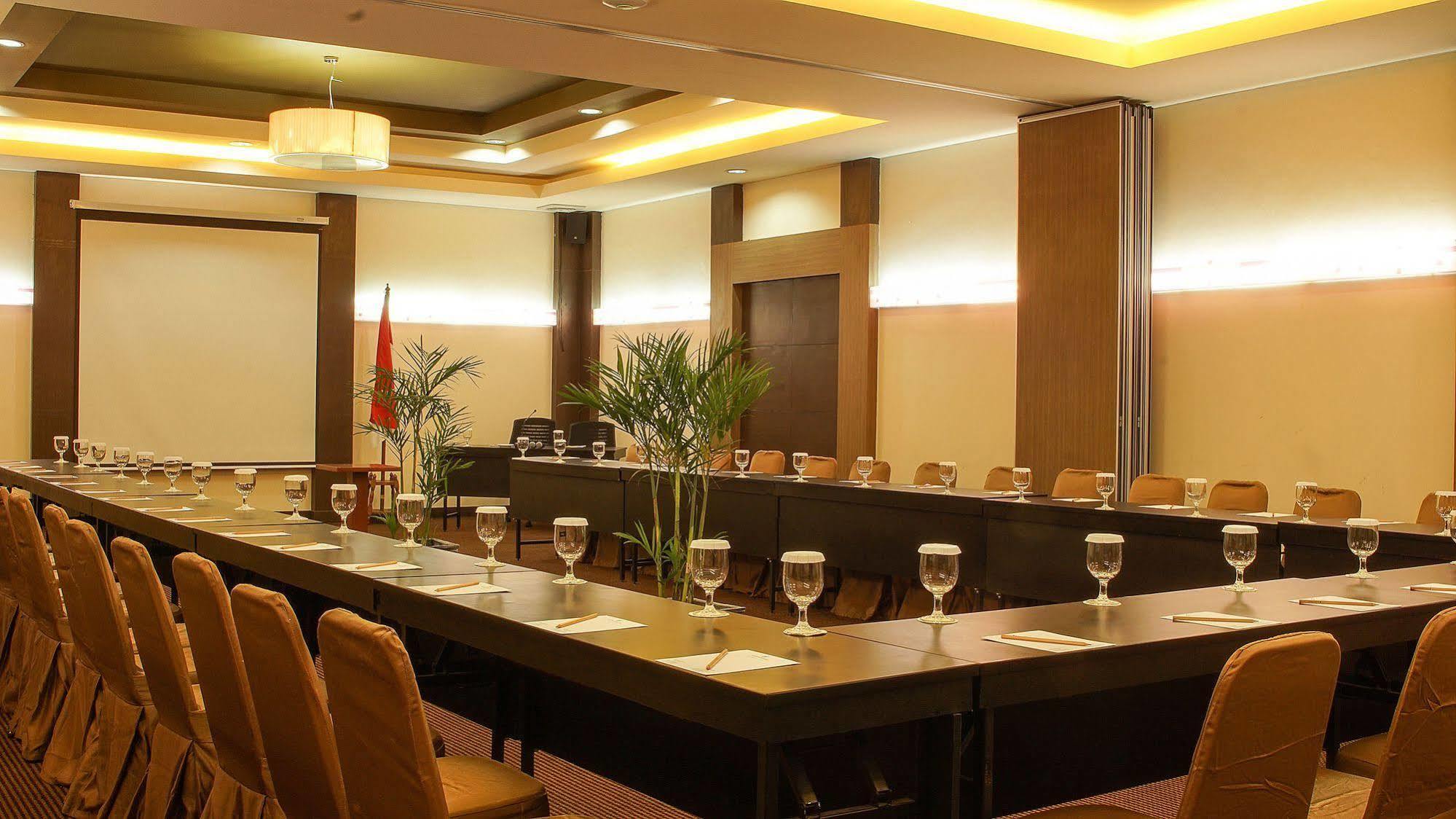 Sofyan Hotel Soepomo Jakarta Ngoại thất bức ảnh